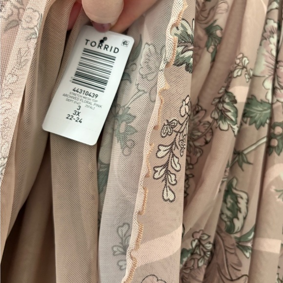 Torrid Blush Floral Ruffle Blouse - Picture 6 of 6